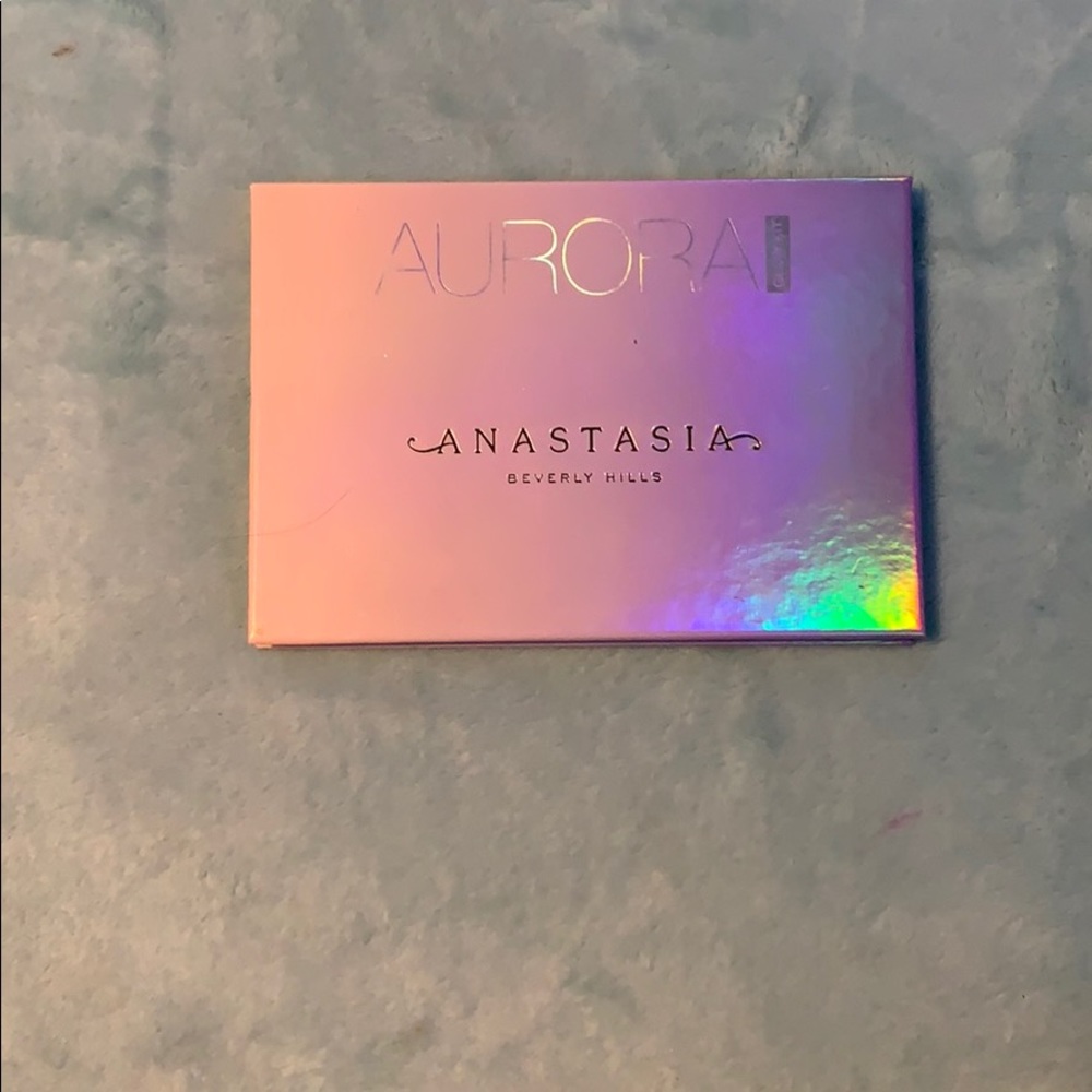 Anastasia aurora glow kit